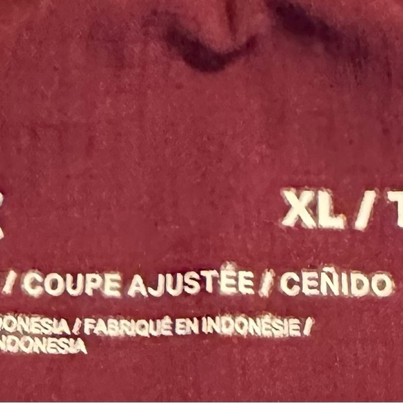 Men’s under armor shorts with pockets - Picture 3 of 5